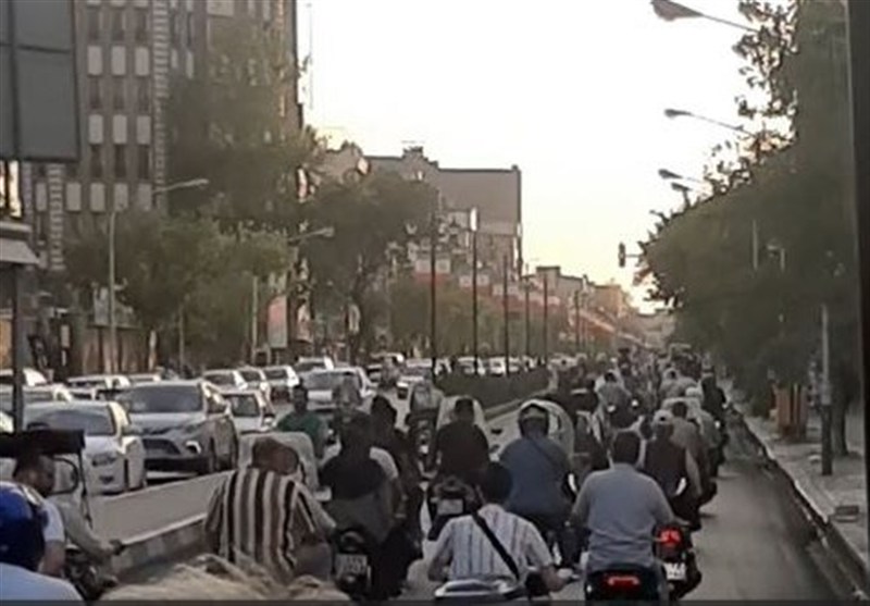 برخورد فیزیکی مأموران با موتورسوار متخلف کارساز نیست / نیازمند سامانه‌های آنلاین و پلاک‌خوان هستیم