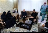 حضور رئیس مجلس در منزل سرداران شهید رشید، سلامی و محققی
