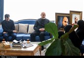 حضور رئیس مجلس در منزل سرداران شهید رشید، سلامی و محققی