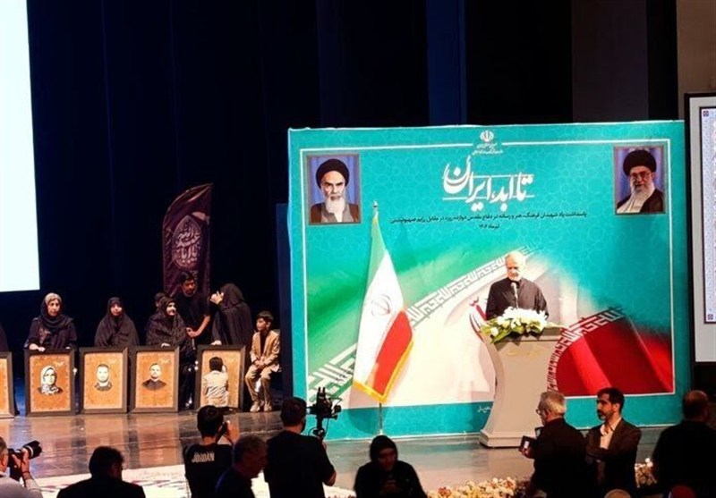 حضور رئیس‌جمهور در یادبود شهدای فرهنگ و هنر و رسانه / همه تلاش‌مان را می‌کنیم قدردان این اتحاد مردم باشیم