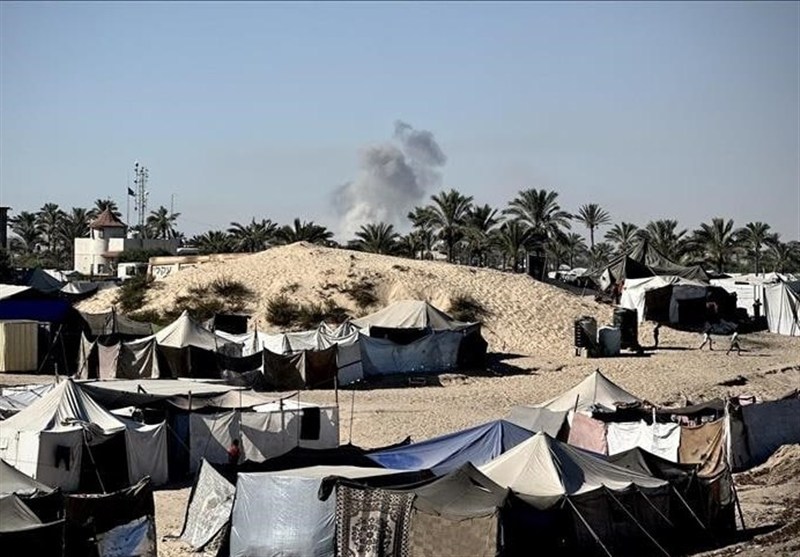 Israeli Strike on Gaza Camp Kills 14 Civilians