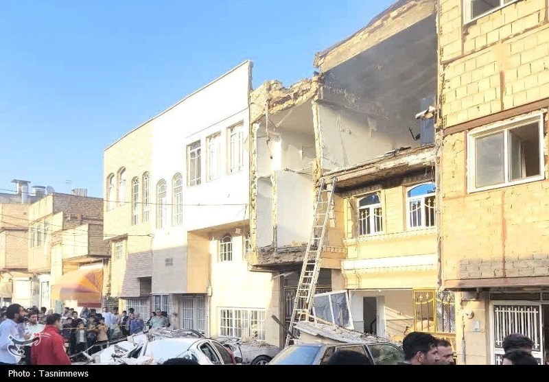 انفجار یک منزل مسکونی در شهرک فاطمیه قم/ ۴ نفر مصدوم شدند+ عکس