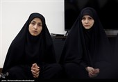 دیدار جمعی از چهره های رسانه ای زنان با خانواده شهید باقری