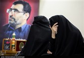 دیدار جمعی از چهره های رسانه ای زنان با خانواده شهید باقری