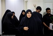 دیدار جمعی از چهره های رسانه ای زنان با خانواده شهید باقری