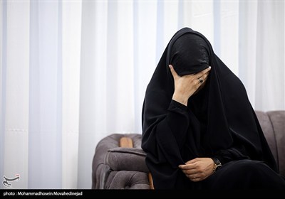 دیدار جمعی از چهره های رسانه ای زنان با خانواده شهید باقری