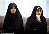 دیدار جمعی از چهره های رسانه ای زنان با خانواده شهید باقری