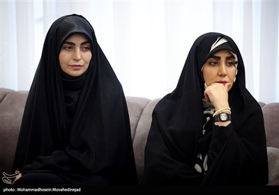 دیدار جمعی از چهره های رسانه ای زنان با خانواده شهید باقری