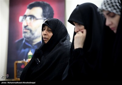 دیدار جمعی از چهره های رسانه ای زنان با خانواده شهید باقری