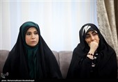 دیدار جمعی از چهره های رسانه ای زنان با خانواده شهید باقری