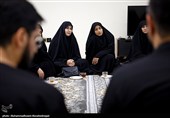 دیدار جمعی از چهره های رسانه ای زنان با خانواده شهید باقری
