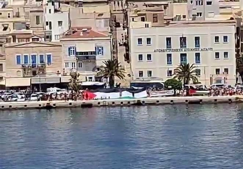 Protesters Block Israeli Cruise Ship at Greek Port over Gaza War