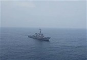 İran Donanmasından Umman Denizinde Amerikan Destroyerine Sert Uyarı