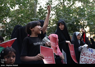 تجمع مردمی مقابل دفتر سازمان ملل در تهران