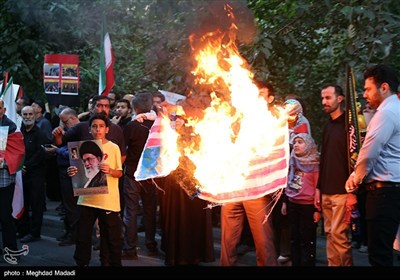 تجمع مردمی مقابل دفتر سازمان ملل در تهران