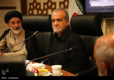 نشست هم اندیشی فضلای حوزه علمیه قم با رئیس جمهور