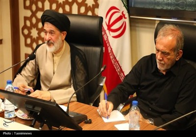 نشست هم اندیشی فضلای حوزه علمیه قم با رئیس جمهور
