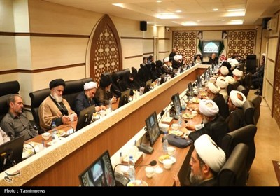 نشست هم اندیشی فضلای حوزه علمیه قم با رئیس جمهور