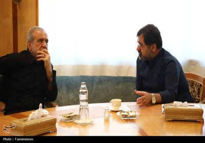 دیدار پزشکیان با نمایندگان قم و طلاب کرمانی