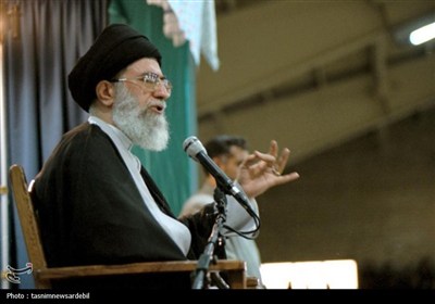 ترسیم پیوند عمیق قلبی مردم اردبیل با امام خامنه‌ای به روایت تصویر