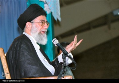 بازخوانی سفر رهبر معظم انقلاب به دیار دارالارشاد؛ ترسیم پیوند عمیق قلبی مردم اردبیل با امام خامنه‌ای+تصاویر