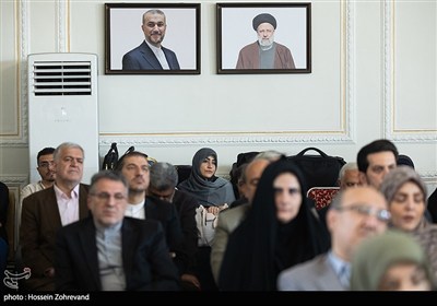 نشست رئیس جمهور با معاونان و مدیران وزارت امور خارجه