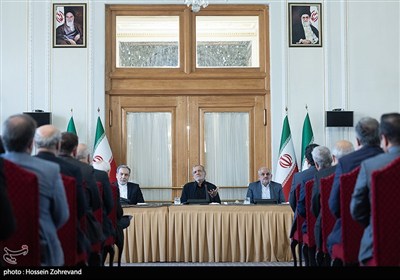 نشست رئیس جمهور با معاونان و مدیران وزارت امور خارجه
