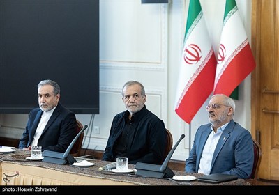 مسعود پزشکیان رئیس‌جمهور و سیدعباس عراقچی وزیر امور خارجه