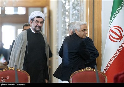 نشست رئیس جمهور با معاونان و مدیران وزارت امور خارجه