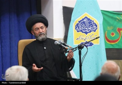 دیدارهای صمیمانه آیت‌الله عاملی با فعالان مصلای امام(ره) و طلاب جدید اردبیل