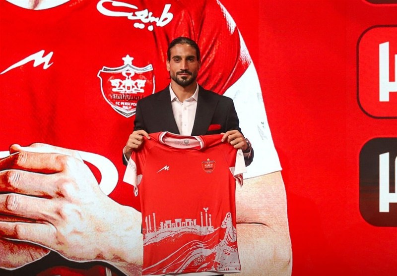 رونمایی رسمی باشگاه پرسپولیس از ابرقویی/ جذب یک مدافع دیگر در دستور کار است