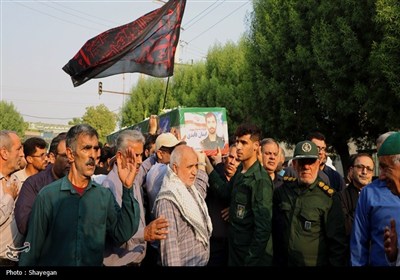 پیکر شهید ایمان قائدی با شکوه خاصی در بوشهر تشییع شد