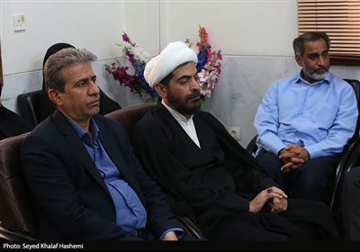 تجلیل از دست‌اندرکاران نماز جمعه بوشهر به مناسبت 5 مرداد