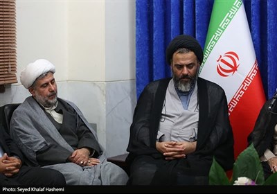 تجلیل از دست‌اندرکاران نماز جمعه بوشهر به مناسبت 5 مرداد