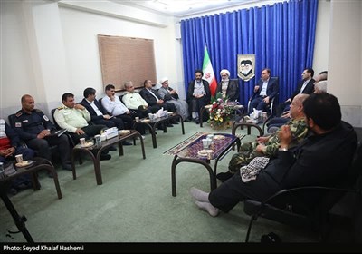 تجلیل از دست‌اندرکاران نماز جمعه بوشهر به مناسبت 5 مرداد