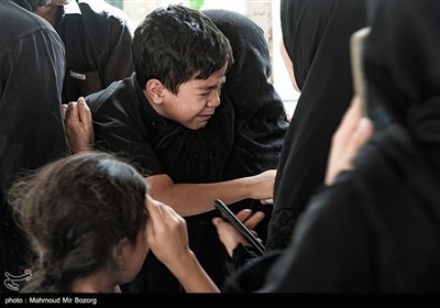 تشییع پیکر شهدای حمله تروریستی به دادگستری زاهدان