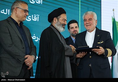 آیین تجلیل از خادمان و دست‌اندرکاران حج 1404
