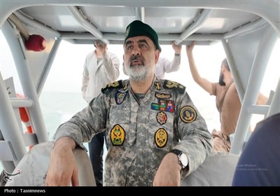 بازدید فرمانده نیروی دریایی ارتش از یگان های شناوری در خلیج‌فارس