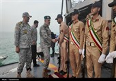 بازدید فرمانده نیروی دریایی ارتش از یگان‌های شناوری در تنگه هرمز و خلیج فارس