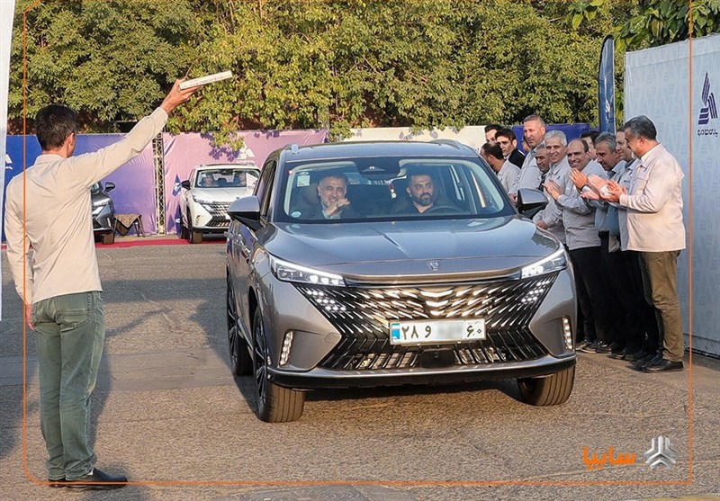 تحویل خودرو رووی eRX5 آغاز شد