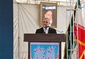 زیرساخت آب و برق بهارستان متناسب با جمعیت نیست