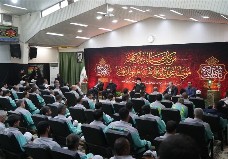 هیچ لباسی بالاتر از خدمت و نوکری در دستگاه امام حسین(ع) نیست