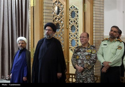 گرامیداشت شهدای پدافند هوایی ارتش در حرم بانوی کرامت