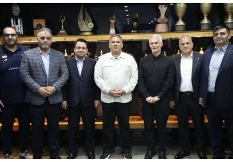 رئیس کمیسیون اقتصادی مجلس و مدیرعامل بانک صادرات ایران در اردوی ملی‌پوشان وزنه‌برداری
