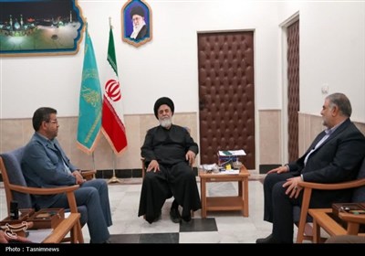مسجد،جمكران،قم،اشاره،زائران،علميه،نيازمند،جايگاه