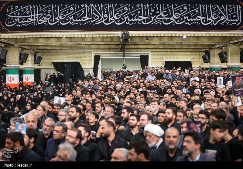 نقره لتكبير أو تصغير الصورة ونقرتين لعرض الصورة في صفحة مستقلة بحجمها الطبيعي