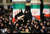 إقامة مراسم أربعین شهداء الحرب الأخیرة بحضور قائد الثورة الإسلامیة