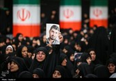 إقامة مراسم أربعین شهداء الحرب الأخیرة بحضور قائد الثورة الإسلامیة