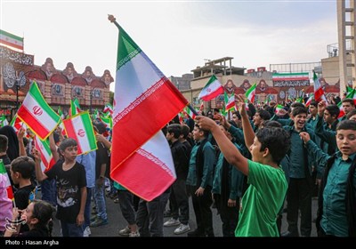 همخوانی سرود (ای ایران بخوان) در زنجان