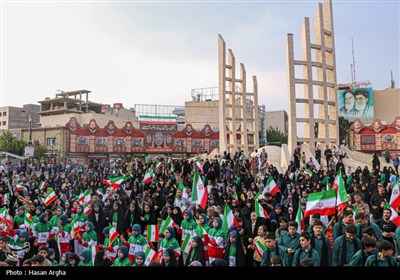 همخوانی سرود (ای ایران بخوان) در زنجان